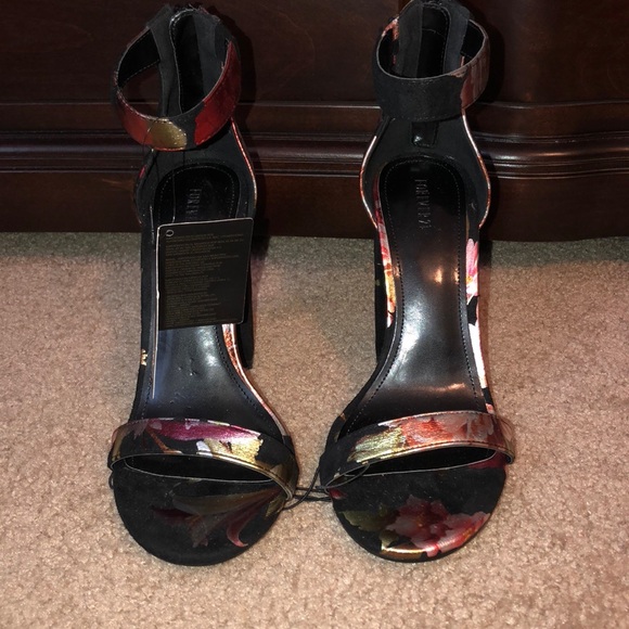 Black Floral High Heels - Picture 2 of 3
